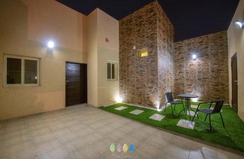 Khamis Mushait Resort | Cozy Tree Season Chalets with Pool and Hot Tub Access