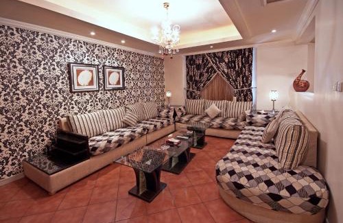 King Abdul Aziz Road Villa | Beachfront Retreat with Pool and Pet-Friendly Amenities