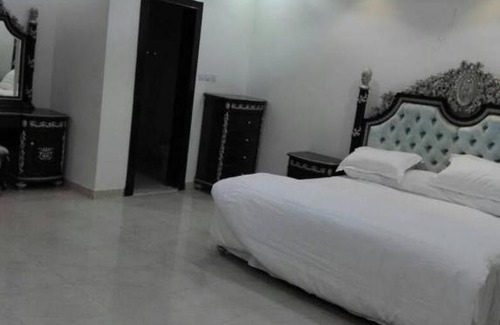 Tanomah Villa | Inviting Villas in Tanumah with Hot Tub & Kitchen Amenities