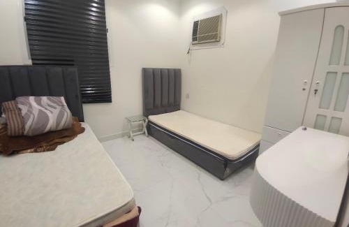 Al Aziziyah Apartment | Family-Friendly Escape at فله وياسمين Awaits You
