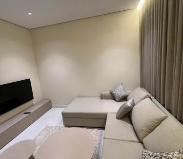 Khamis Mushait Apartment | Discover ارض الربيع: Family-Friendly Oasis Rated 10/10