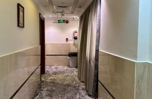Mecca Hotel | Experience فندق التاج الراقي: Top-Rated Stay with Breakfast!