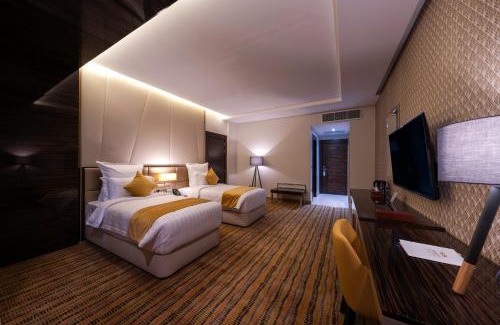 Jizan Hotel | Discover AlRayah Hotel: Family-Friendly with Hot Tub Access