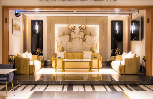 Medina Hotel | Discover Clouds Hotel: Family-Friendly Stay with Hot Tub