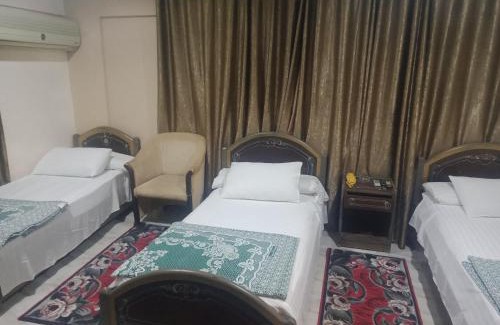Ras El Bar Hotel | Discover فندق الهوم: Family-Friendly with Relaxing Hot Tub