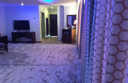 Nairyah Hotel | Eco-Friendly فــنــدق بـفــن Hotel with Breakfast Included
