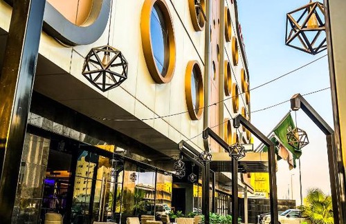 Medina Hotel | Discover Comfort at Y Platinum Hotel with Pool & Breakfast