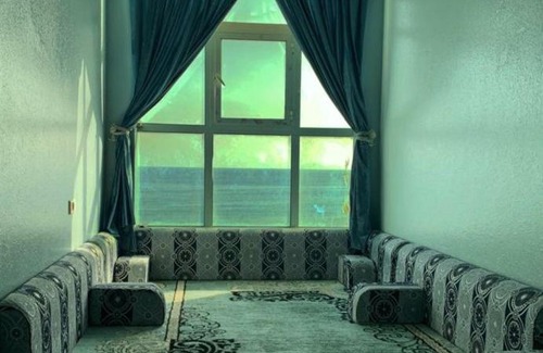 Burūm Hotel | Discover فندق دانة المكلا: Poolside Oasis with Ocean Views