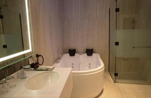 Hafr Al Batin Hotel | Pet-Friendly SAS Hotel: 4-Star Rated with Top Amenities