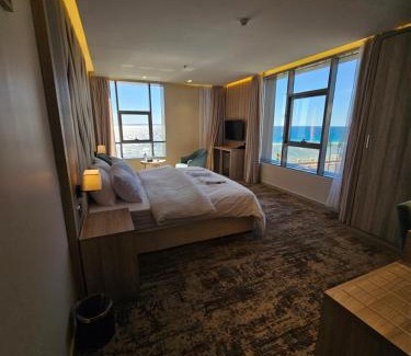 Umluj Hotel | Seagull Hotel: Oceanfront Bliss with Top Guest Ratings