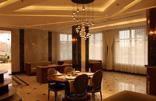 Jizan Hotel | Oceanfront Vandal Hotel: Guest Rated 9/10 with Pool Access