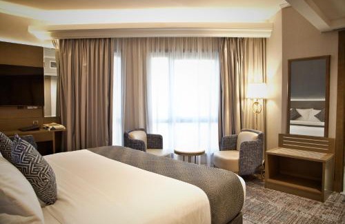 Medina Hotel | Discover فندق مادن طيبة: Family-Friendly Stay Awaits