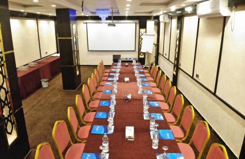 Khawr Maksar Hotel | Discover Comfort at Marriott Aden Hotel - Family Friendly Stay