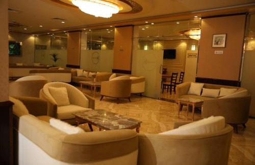 Arar Hotel | Discover فندق هلا اثنين: Family-Friendly with Hot Tub Access