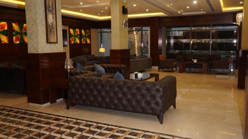 Jizan Hotel | Discover فندق همسات انتور: Family-Friendly with Pool & Spa