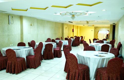 Al Aziziyah Hotel | Explore Haila Ann Hotel: Pet Friendly with Breakfast Included