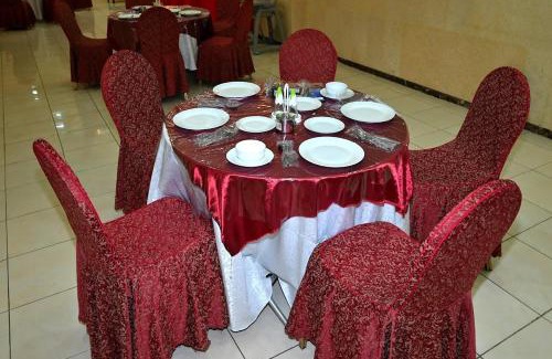 Al Aziziyah Hotel | Explore Haila Ann Hotel: Pet Friendly with Breakfast Included