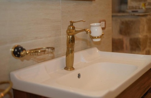 Tunis Village Villa | Experience Comfort at فيلا جنة تونس with Pool & Hot Tub