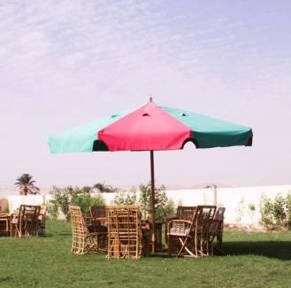 Yusuf as-Sidiq Bed & Breakfast | Pet-Friendly Getaway at قرية تونس with Pool & Hot Tub