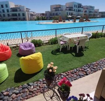 Sidi Abd El-Rahman Ski Chalet | Experience Tranquility at قرية مراسى with Inviting Pool