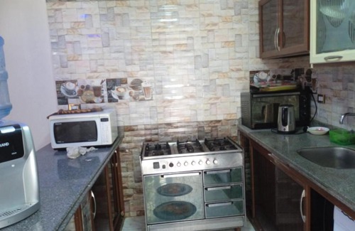 Al-'Amriyah Ski Chalet | Discover Comfort at قريه رمسيس with Pool & Pet-Friendly Options