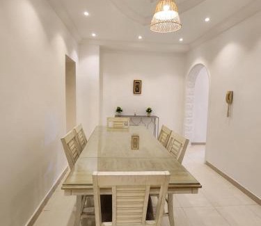 Al Kura Apartment | قصر الهدوء
