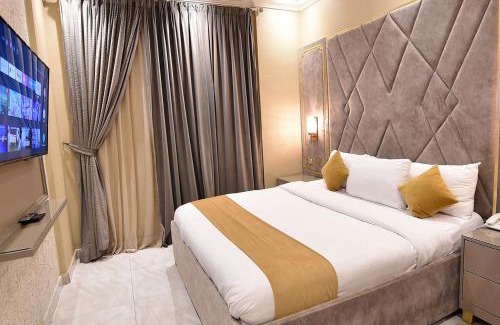 Kuwait City Hotel | Relaxing Retreat at رفال للشقق الفندقية with Ocean Views