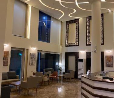 Yanbu Hotel | Oceanfront Lova Suites: Family-Friendly with Hot Tub Access