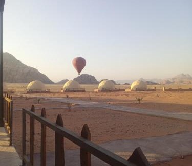 Wadi Rum Hotel | Explore مخيم الخيم المتنقلة: A 10/10 Desert Retreat