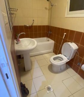 Medina Apartment | Modern Apartment Steps from the Prophet's Mosque for 5 Guests