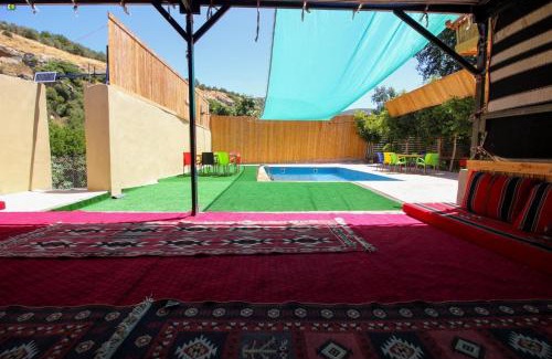 Ajloun Governorate Apartment | Family-Friendly Sila Farm: Oceanfront Retreat Awaits You