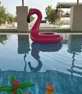 Falaj al Moalla Ski Chalet | Discover مزرعه فلج المعلا: 4-Star Family Retreat