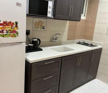 Khamis Mushait Apartment | Discover مسكن الراقي: Family-Friendly & Wheelchair Accessible