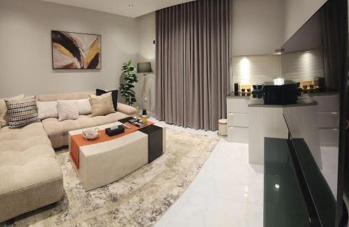 Al Wahah Apartment | Elegant Residence with Living and Sleeping Rooms