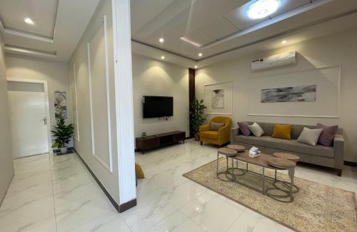 Abha House | Discover مصيف ابها: Family-Friendly Getaway with Breakfast