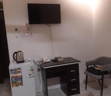 Mecca House | Convenient Room in Makkah, Steps to Al-Haram and Amenities