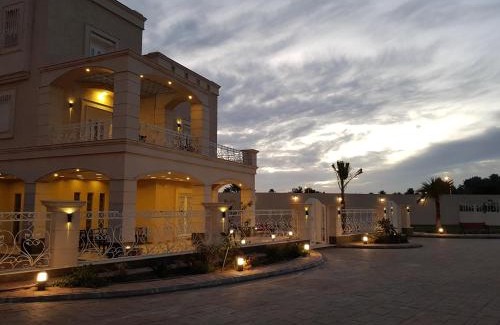 Unaizah Villa | Experience Elegance at منتجع القصر الأبيض - 9.6/10 Rated Stay