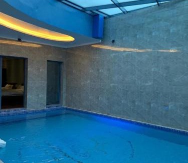 Al Khiran Ski Chalet | Explore Alyal Resort: Oceanfront Luxury with Pool Access