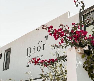 Ha'il Province Villa | Discover منتجع سرايا وسفاري ديور: Poolside Family Retreat