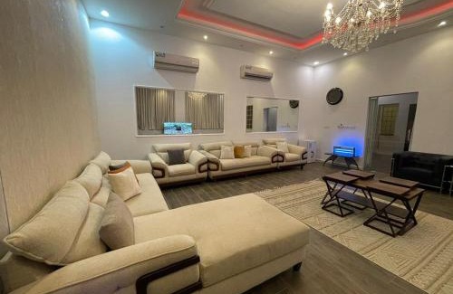 Dhahban Ski Chalet | Unforgettable Stays at منتجع واستراحة اليخت - 10/10 Rated