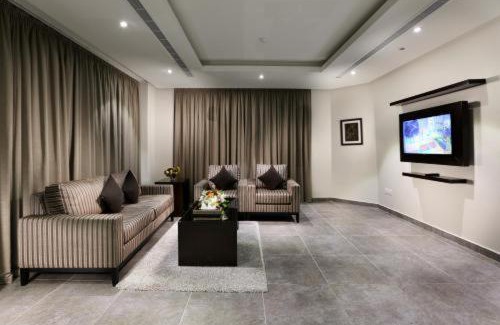 Ad Dar al Bayda Apartment | Family-Friendly Retreat at نايس هوم for Memorable Stays