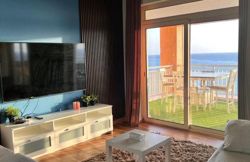 Bay La Sun Apartment | Discover Nefertiti: Oceanfront Family Retreat in Al-Bahr