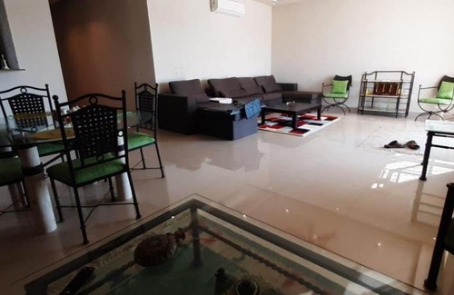 Al-'Amriyah Ski Chalet | Experience Haiseendabay on the Coast: Pet Friendly & Family Fun