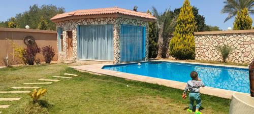 6th of October City Villa | Discover ٦اكتوبر: Family-Friendly Stay with Pool Access