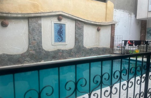 Ad-Dukhaylah Villa | Relax at ڤيلا دانه: Family-Friendly with Pool Access