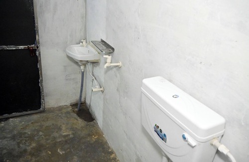 Vrindavan House | श्री बाँकेबिहारी सेवा धाम Near Atalla Chungi Parikrama Marg Vrindavan.