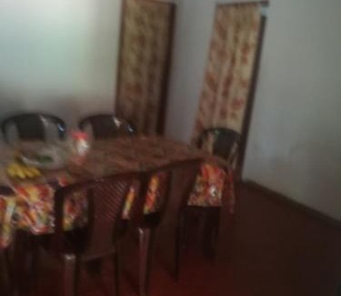 Anuradhapura House | Family-Friendly Retreat at ආලෝකා නවාතැන් Awaits You