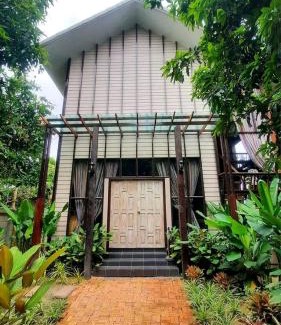 Wang Phinphat House | Immerse in Comfort at กมุทมาศ สวรรคโลก - Guest Rated 9.7