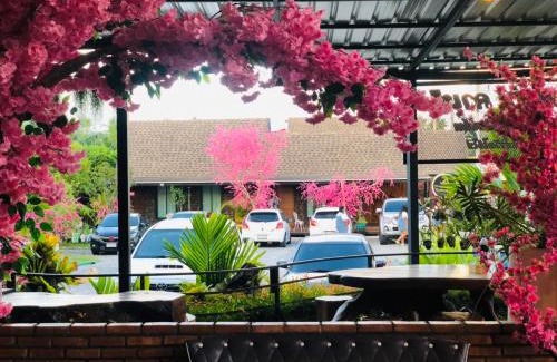 Sao Phao Ski Chalet | Discover Comfort at กอบสุข รีสอร์ท2 k02 with Hot Tub Access