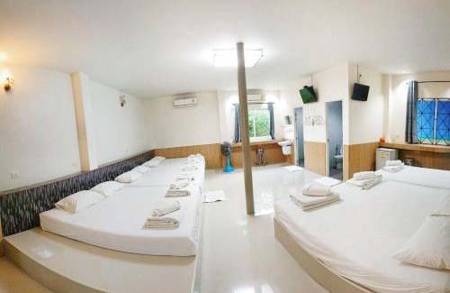 Sattahip House | Inviting Good View Sattahip: Family-Friendly with Dining